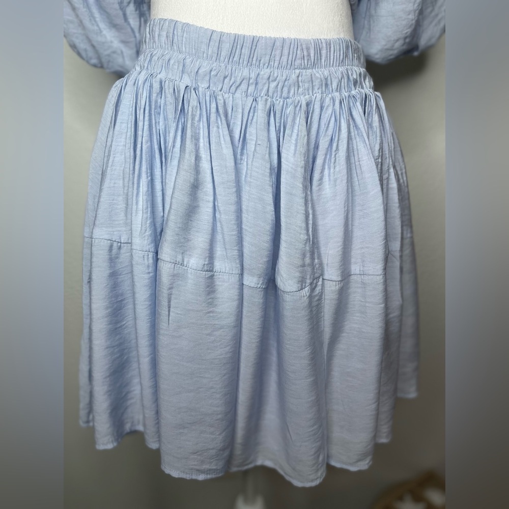 CUTOUT PUFF SLEEVES MINI DRESS BABY BLUE PLAYFUL
SILHOUETTE SUMMER PREPPY MED - Picture 6 of 16
